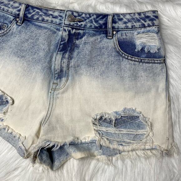 Pacsun Ombré High Rise Distressed Raw Hem Jean Shorts Size 29 - Picture 3 of 9